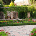 Un jardín en la fortaleza Alcazaba.