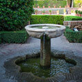 Fuente en el jardín.