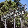 La entrada al teatro romano.