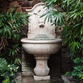 Ein Springbrunnen im Garten der Alcazaba von Malaga.